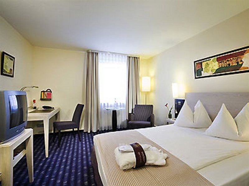Mercure Hotel Muenchen Sued Messe Bagian luar foto