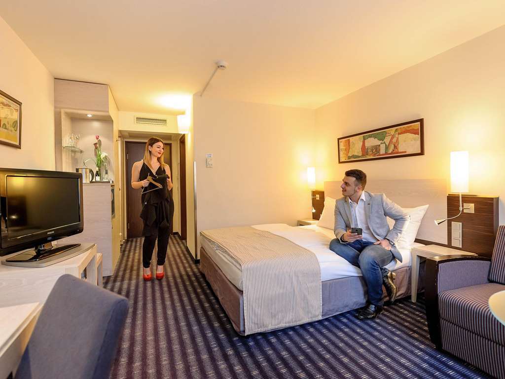 Mercure Hotel Muenchen Sued Messe Ruang foto