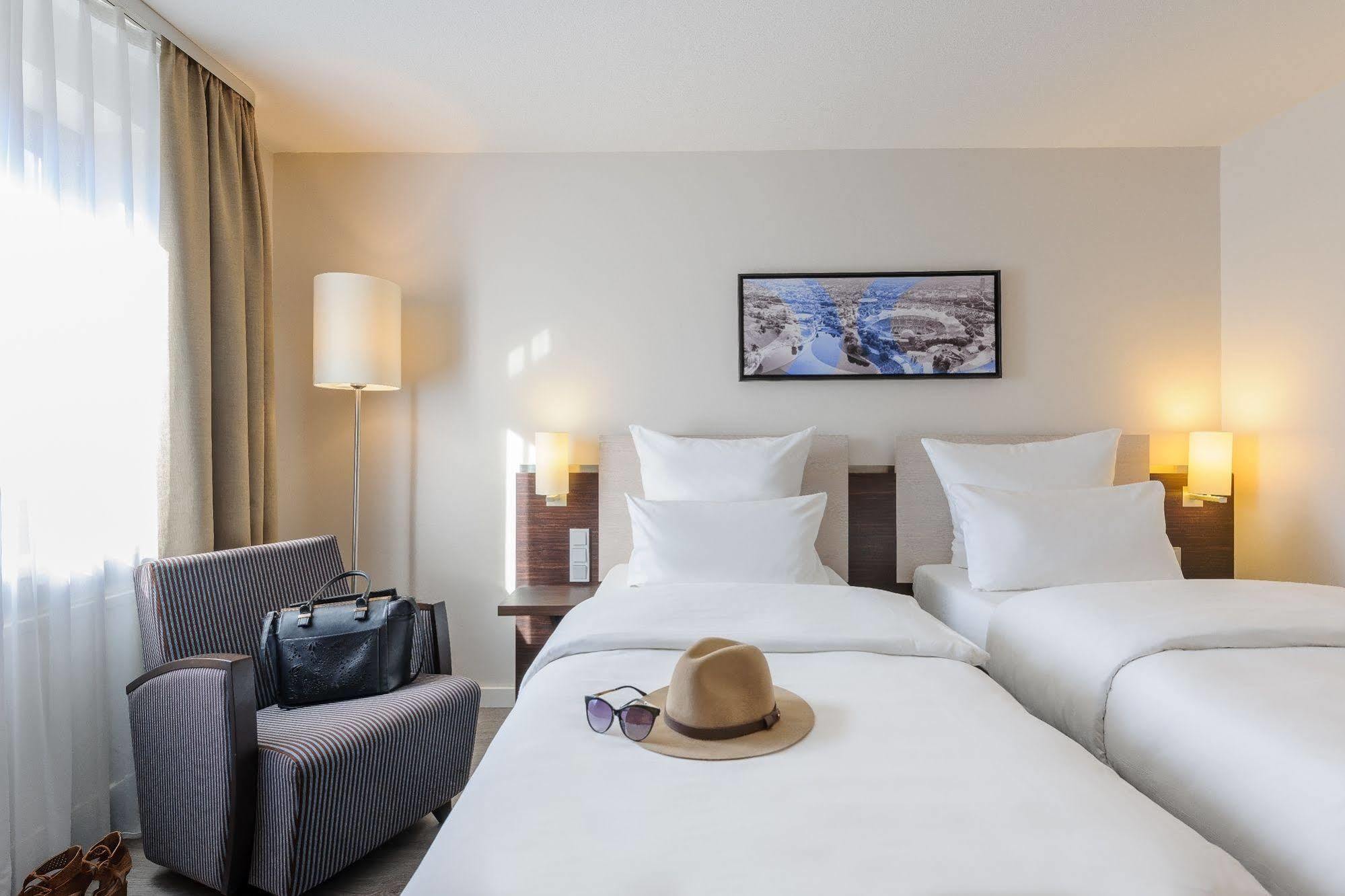Mercure Hotel Muenchen Sued Messe Bagian luar foto